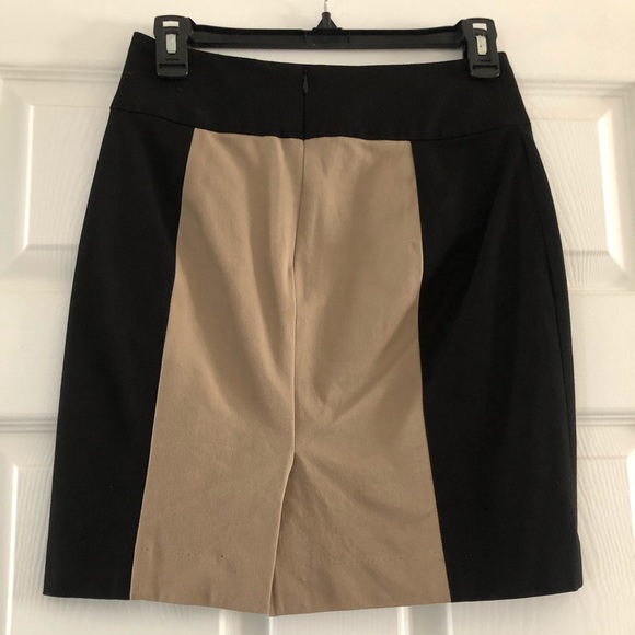 Banana Republic Black/Tan Skirt - Size 00P - Picture 2 of 4